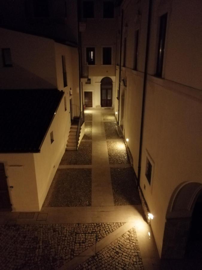 B&B Bone Novelle Dimora Storica Palazzo Zuzi LʼAquila Exteriér fotografie