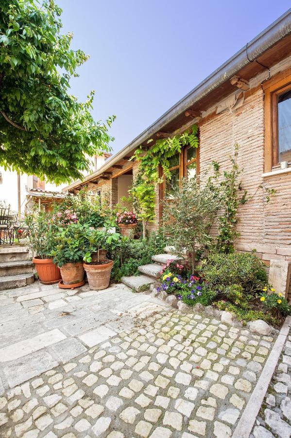 B&B Bone Novelle Dimora Storica Palazzo Zuzi LʼAquila Exteriér fotografie