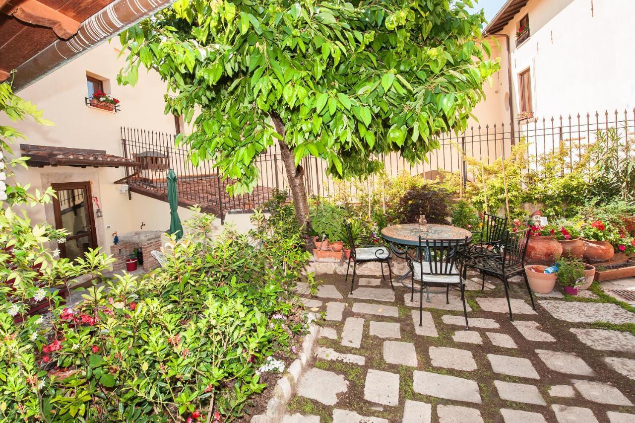B&B Bone Novelle Dimora Storica Palazzo Zuzi LʼAquila Exteriér fotografie