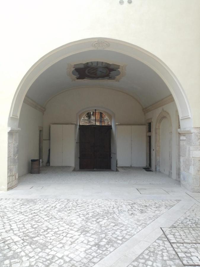 B&B Bone Novelle Dimora Storica Palazzo Zuzi LʼAquila Exteriér fotografie