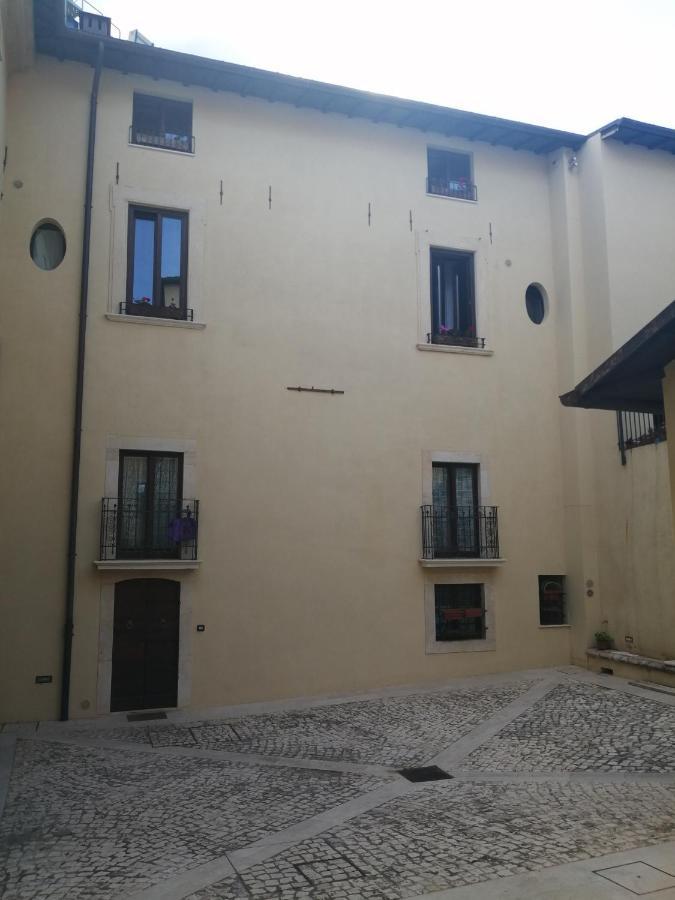 B&B Bone Novelle Dimora Storica Palazzo Zuzi LʼAquila Exteriér fotografie